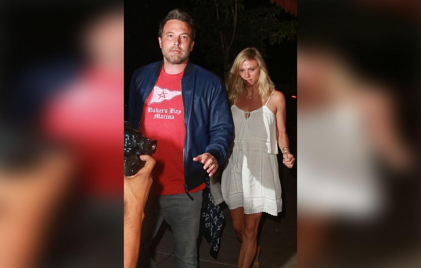 Ben affleck lindsay shookus date booze