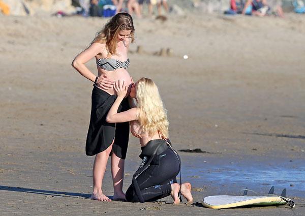 Heidi Montag & Pregnant Sister Holly