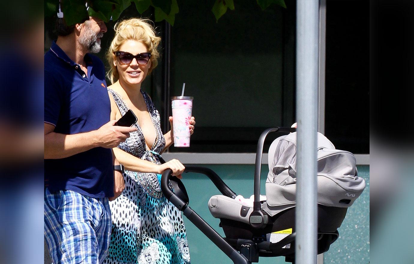 Gretchen Rossi Slade Smiley Step Out With Baby In Stroller