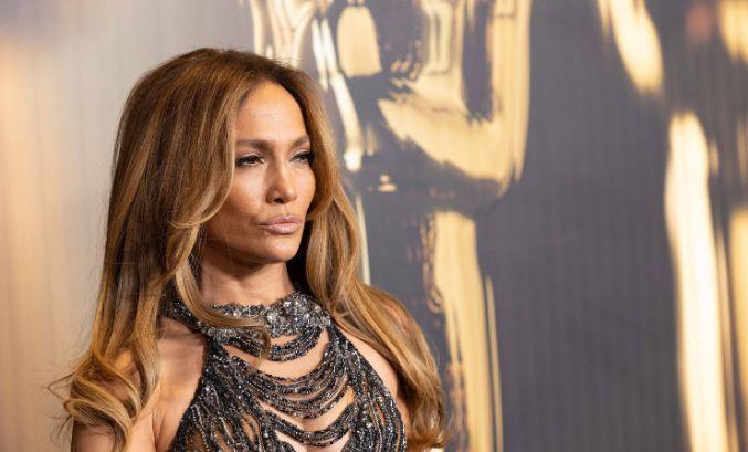 jennifer lopez feels trapped in million mansion