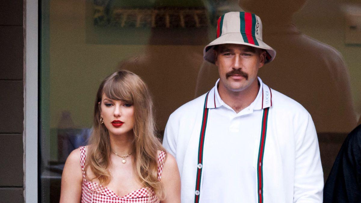 Phot of Taylor Swift and Travis Kelce