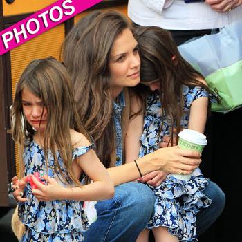 //katie holmes suri crying post