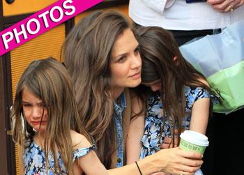 //katie holmes suri crying post