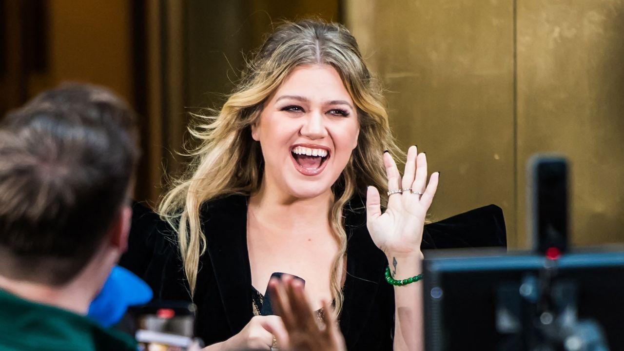 A photo of Kelly Clarkson