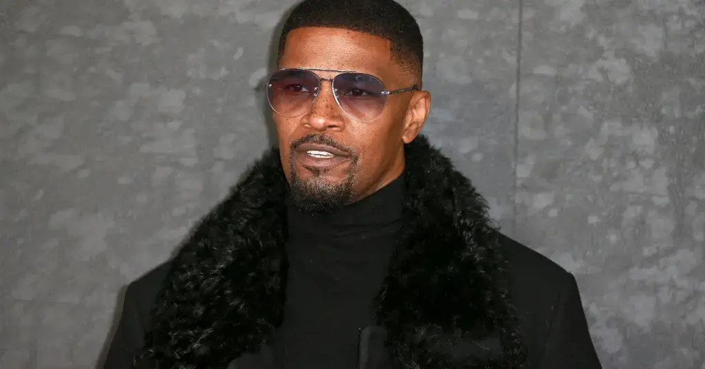 jamie foxx recovering hospital needing stitches glass thrown dinner