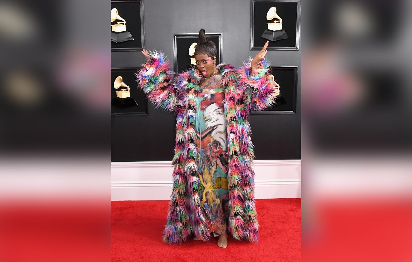 Grammys red carpet arrivals stars celebrities