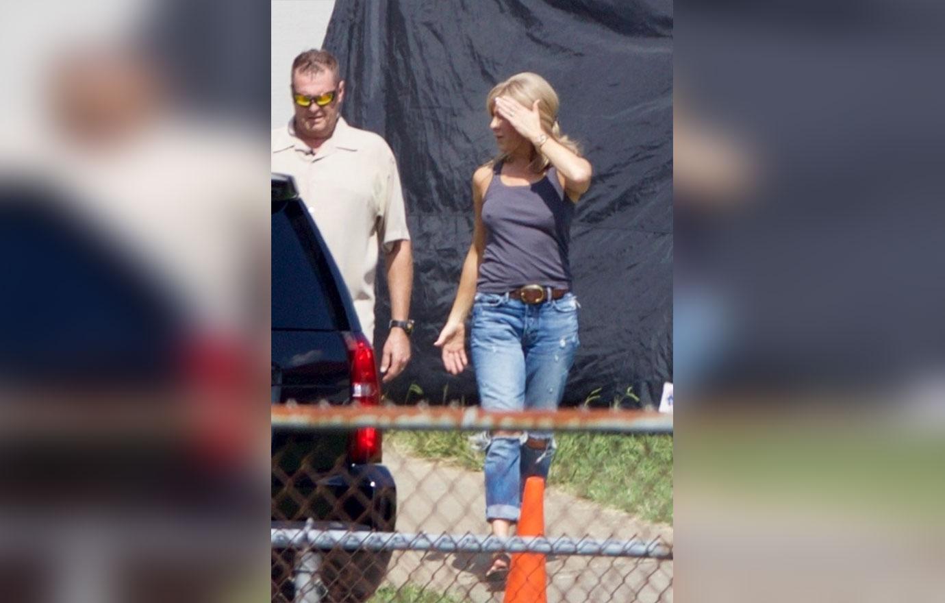 Jennifer Aniston Braless On Movie Set