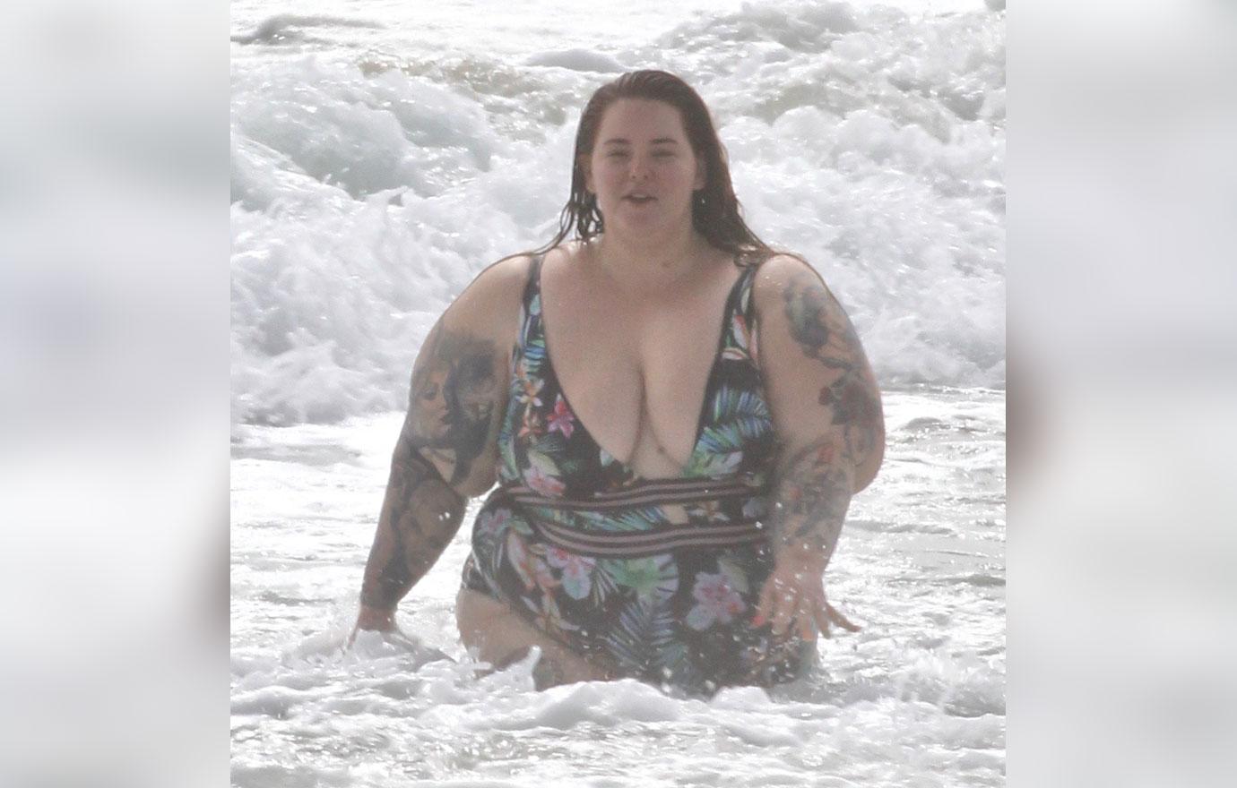 Tess Holliday spends the day at Malibu beach in a one piece bikini.