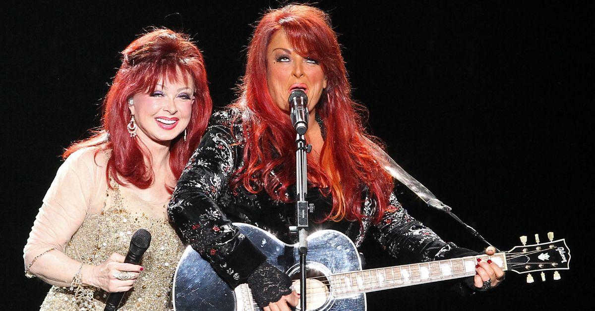 Photo of Naomi Judd and Wynonna Judd