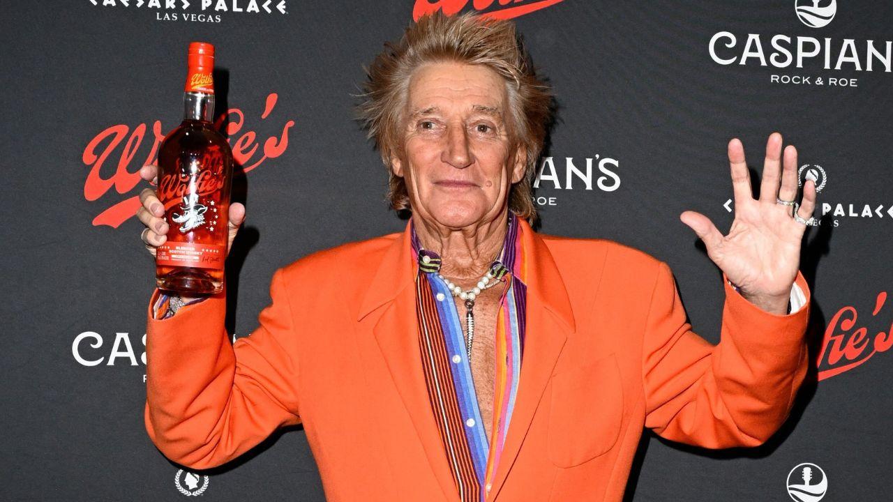 Rod Stewart is said to have announced his retirement from touring after increasingly desperate pleas from wife Penny Lancaster.