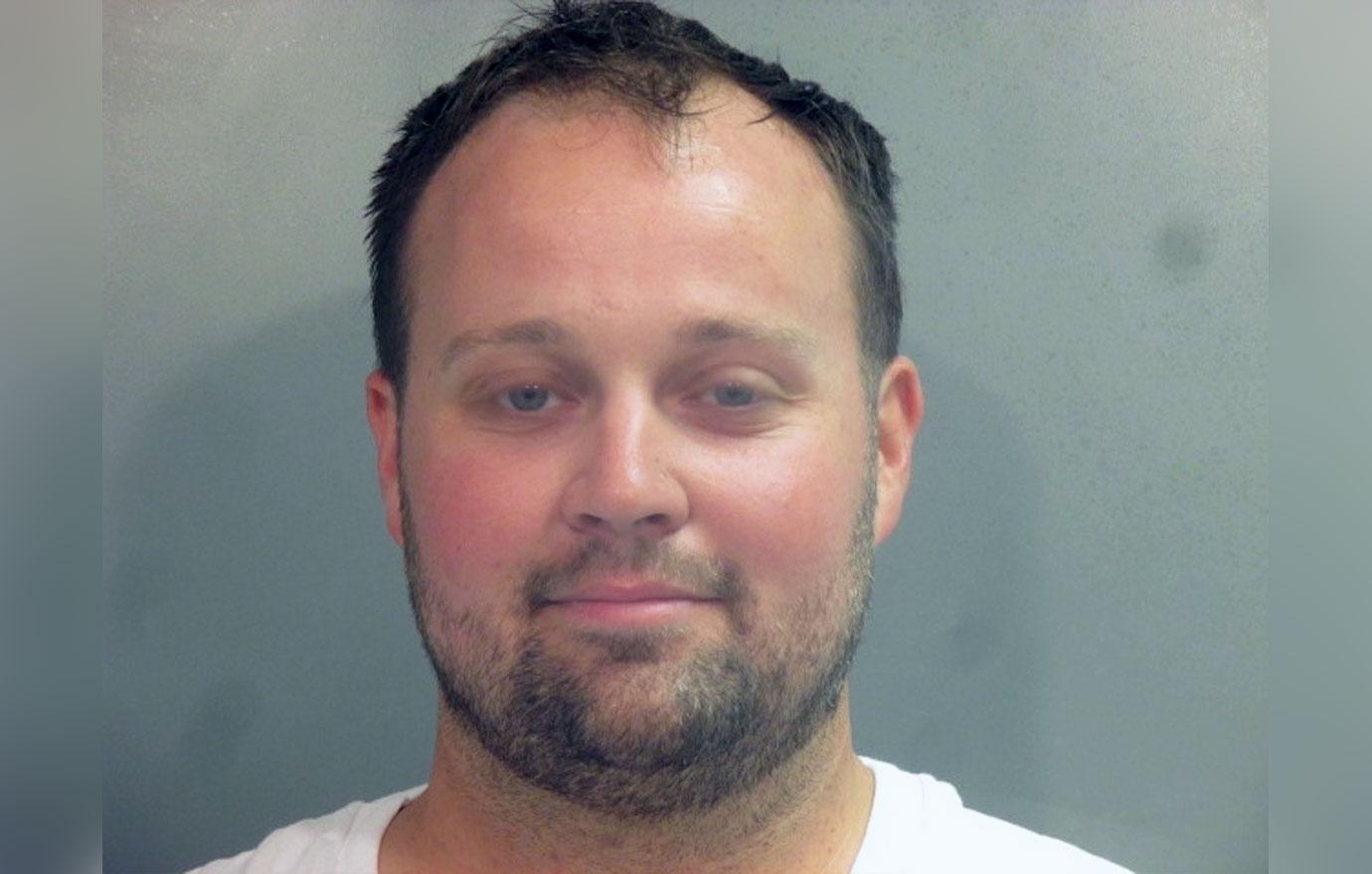 josh duggar pleads for jail photos feet hands not used evidence criminal trial