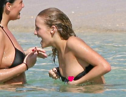 //ashlee simpson bikini blooper _ _