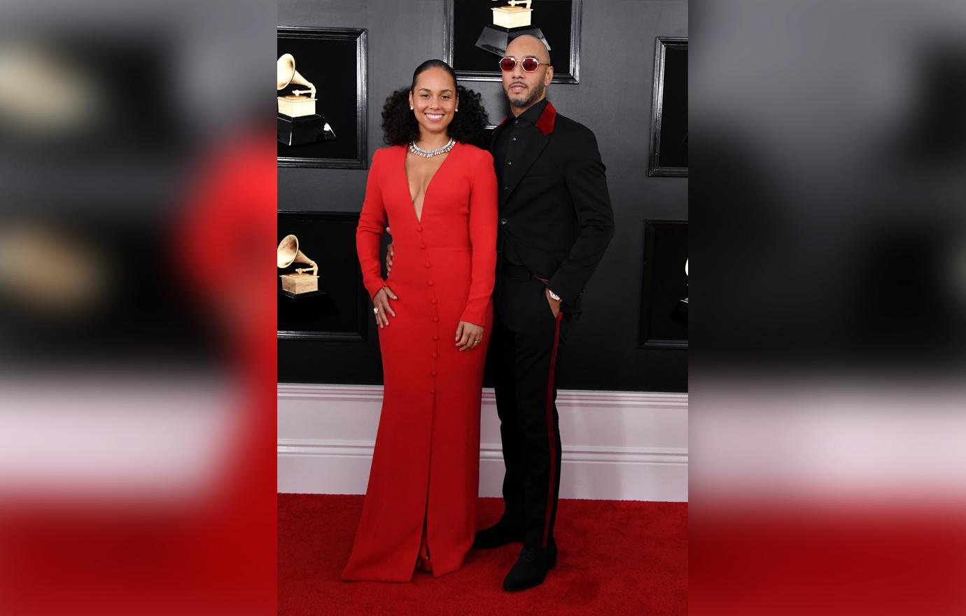 Grammys red carpet arrivals stars celebrities