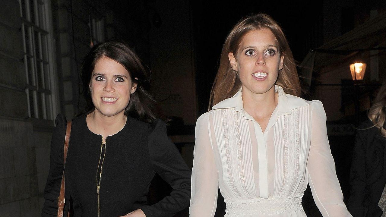 Photo of Princesses Eugenie and Beatrice
