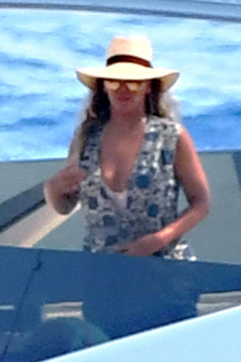 beyonce bikini belly cover up yacht italy