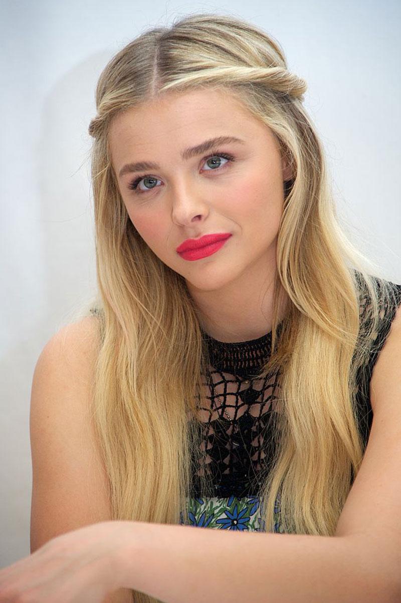 //Black Tie Twist Chloe Grace Moretz