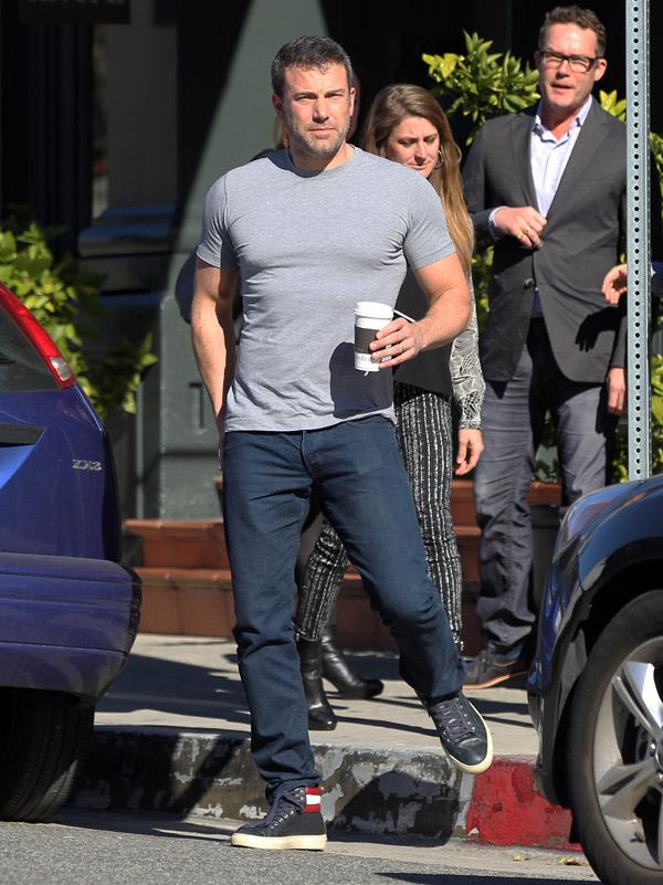 Ben Affleck Flaunts Buff Batman Body