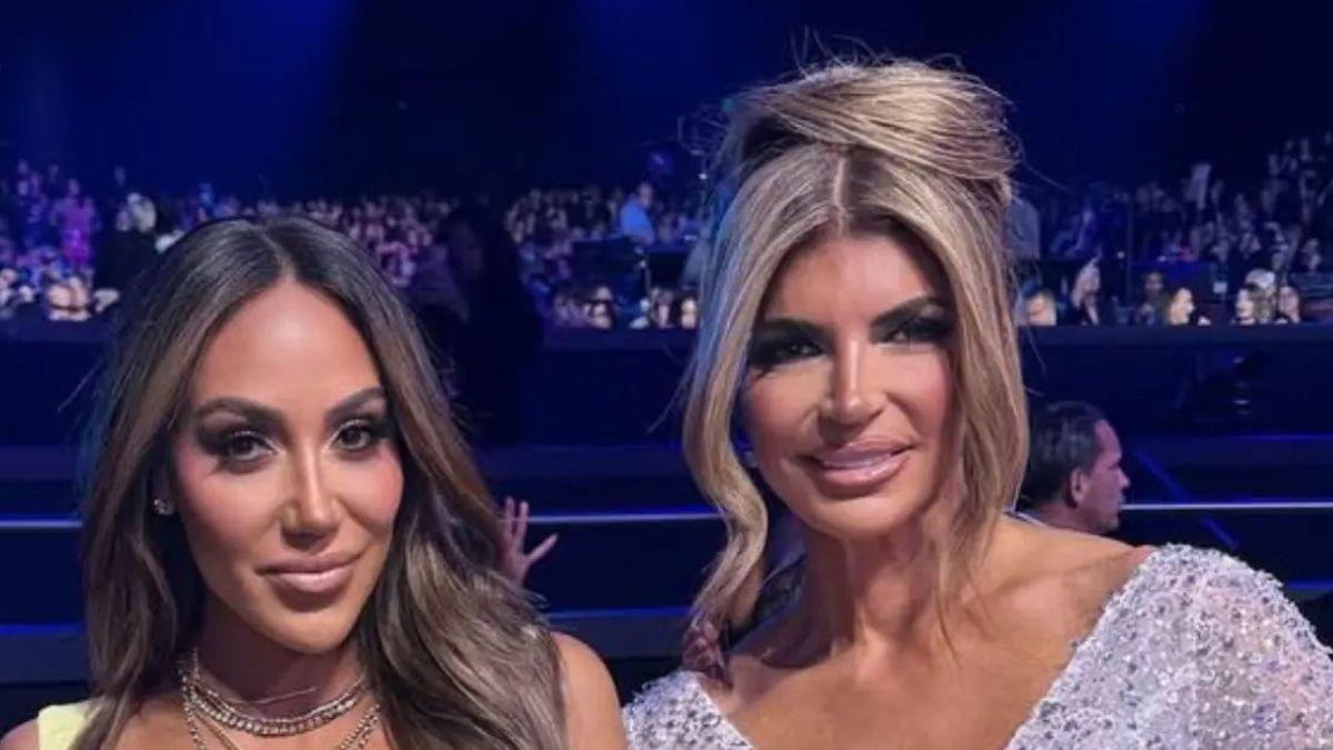 Photo of Melissa Gorga and Teresa Giudice