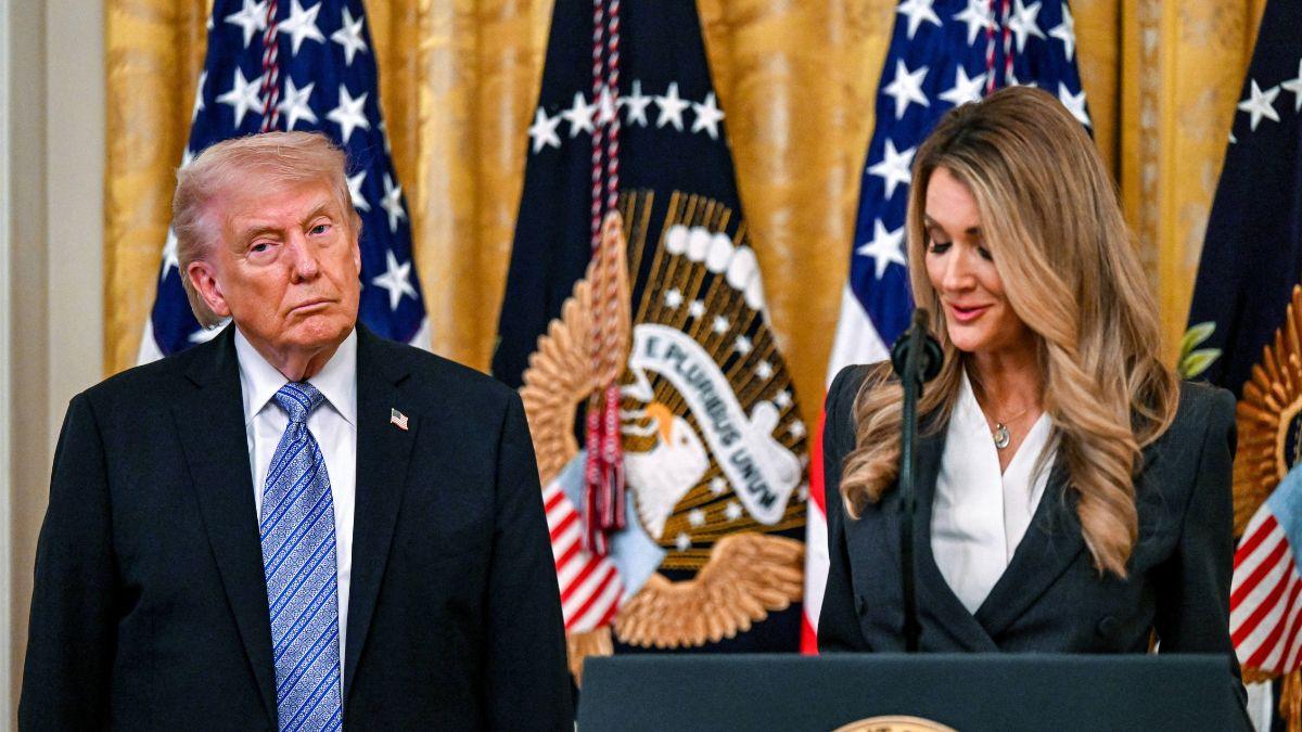 picture of Donald Trump and Kelly Loeffler