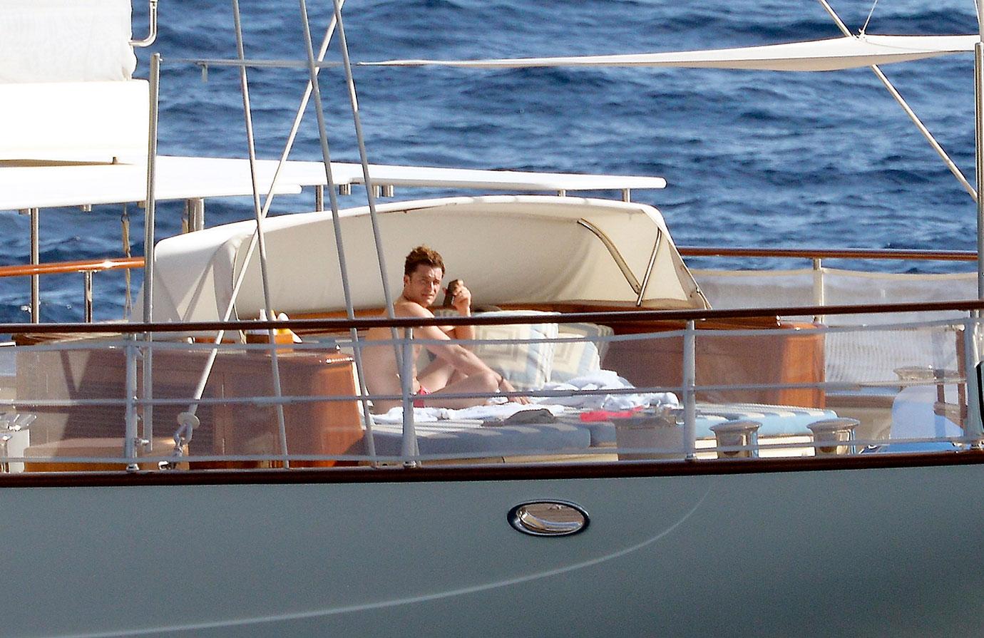 //orlando bloom shirtless nude penis yacht