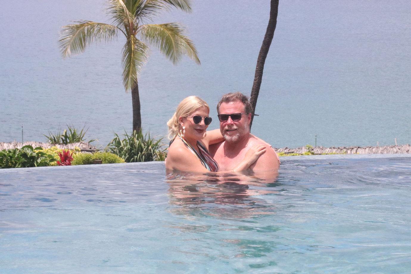 Tori Spelling Wears Swimsuit, Kisses Dean McDermott In Hawaii