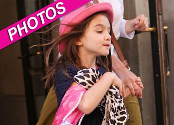 //suri cruise red lipstick splash