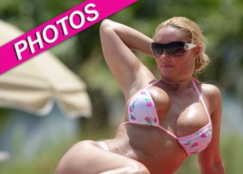 //coco bikini splashnews