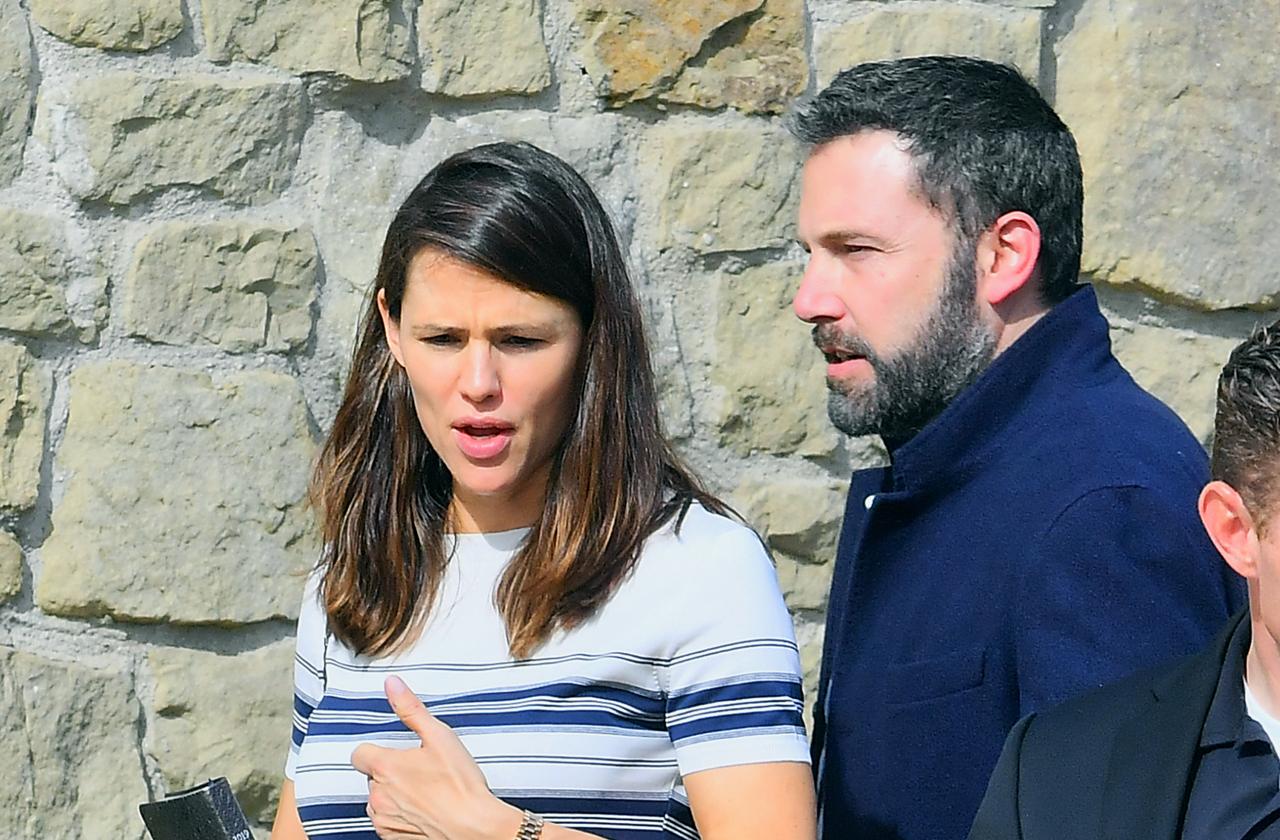 jennifer garner and ben affleck take kids to church