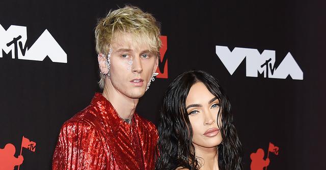 megan fox snakeskin machine gun kelly photos conor mcgregor fight vmas r