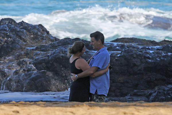 Pierce Brosnan & Keely Shaye Hawaiian Vacation