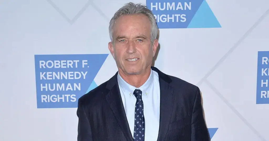 robert f kennedy jr campaign dinner ends chaos screaming farting jpg