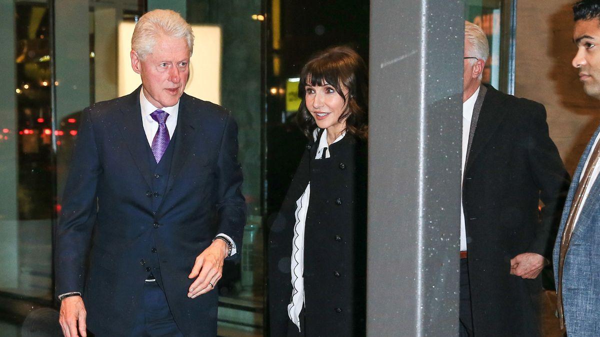 bill clinton and mary steenburgen