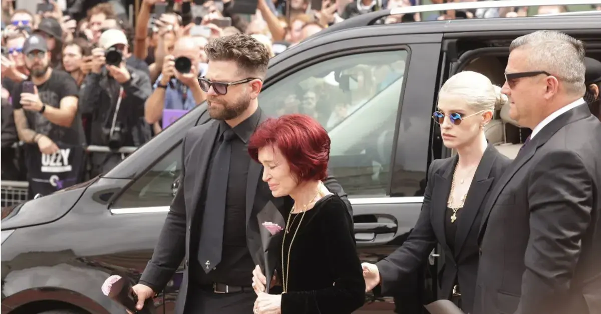 Photo of Kelly, Jack and Ozzy Osbourne