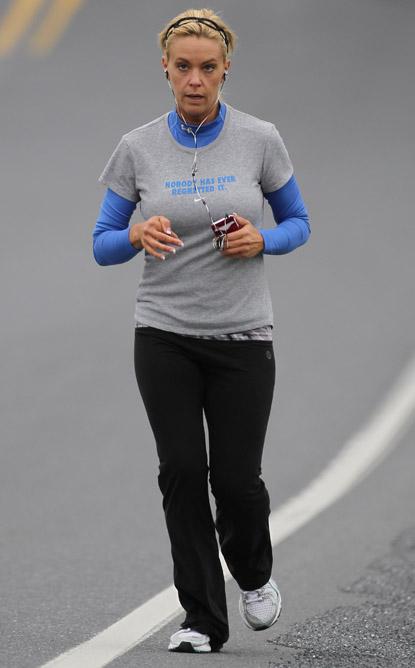 //inf_kate_gosselin_runs_arou___ _