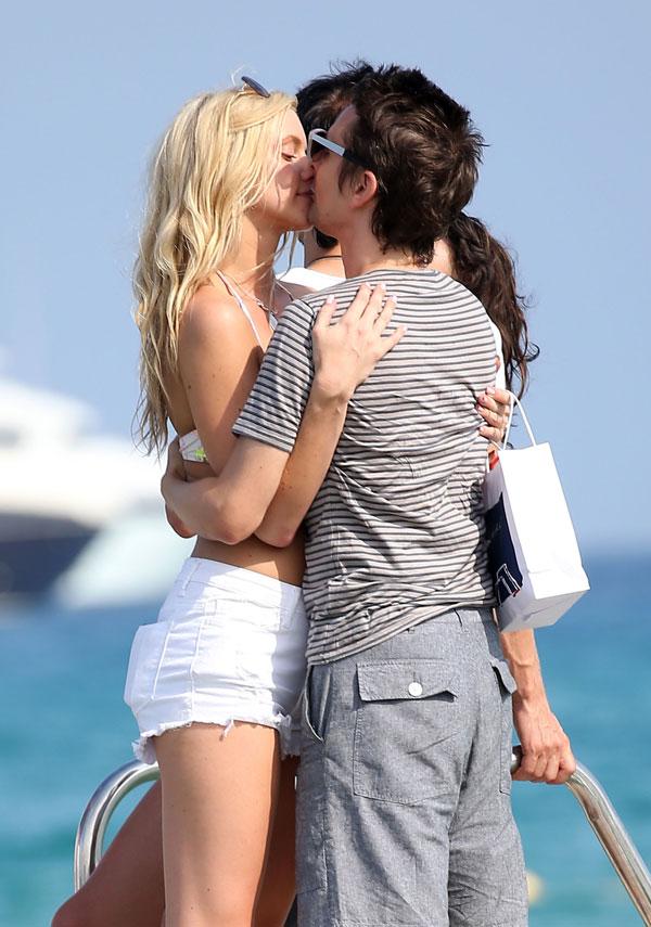 //matt bellamy hot make out pda with girlfriend st tropez