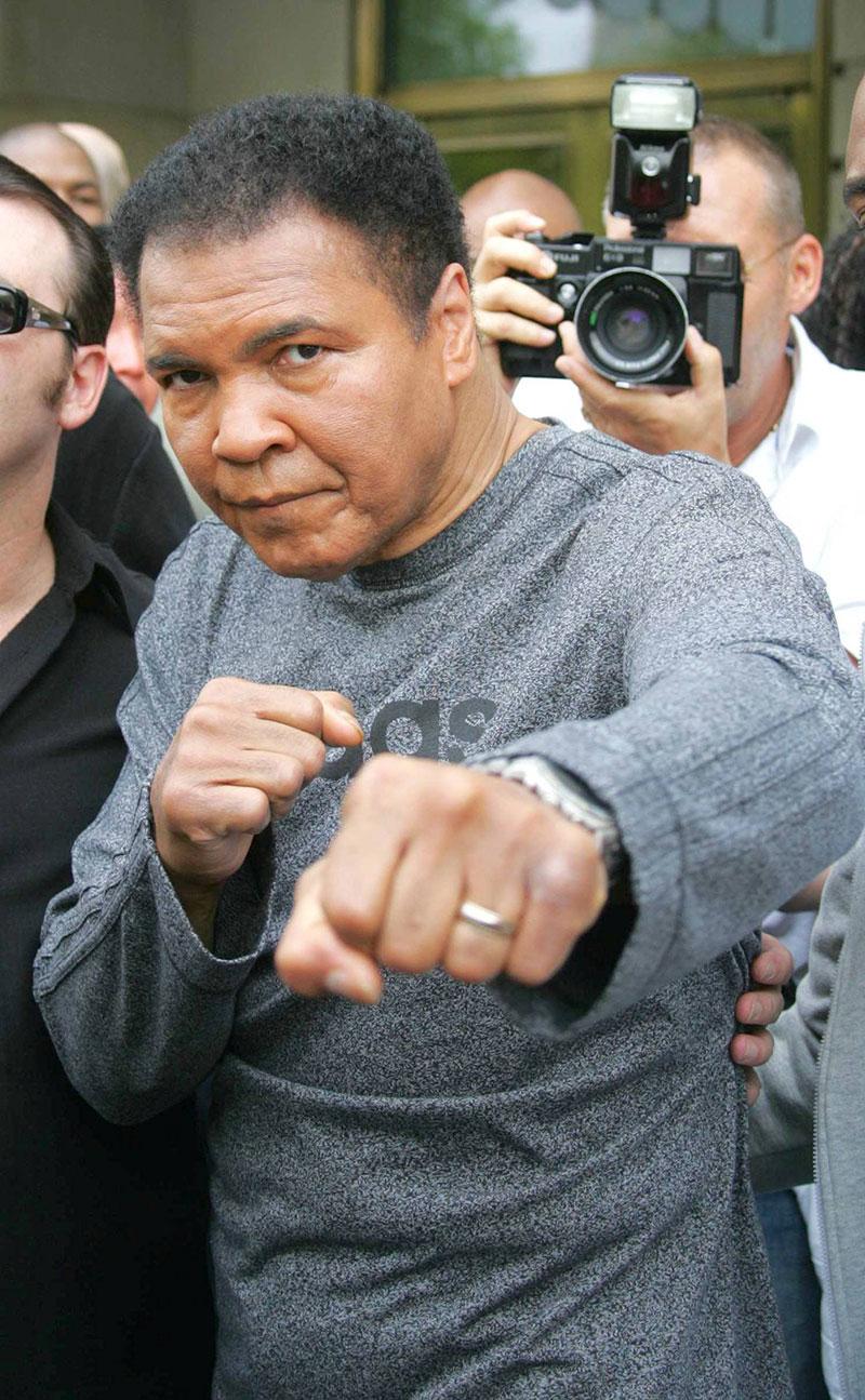 Muhammad-Ali-dead-Photos