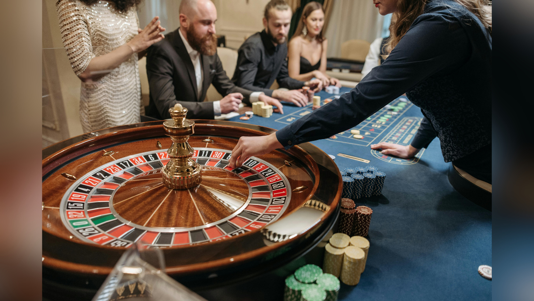 Inside Hollywood's Late-Night Obsessions: From Gaming to Online Casinos