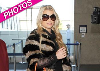 //jessica simpson lax baby bump flynet