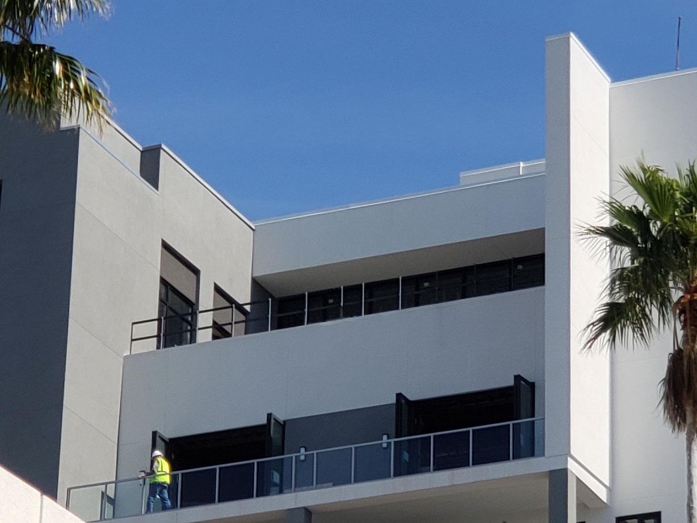 tom cruise moves into scientology penthouse photos