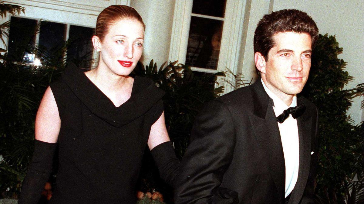 Photo of John F. Kennedy Jr. and Carolyn Bessette
