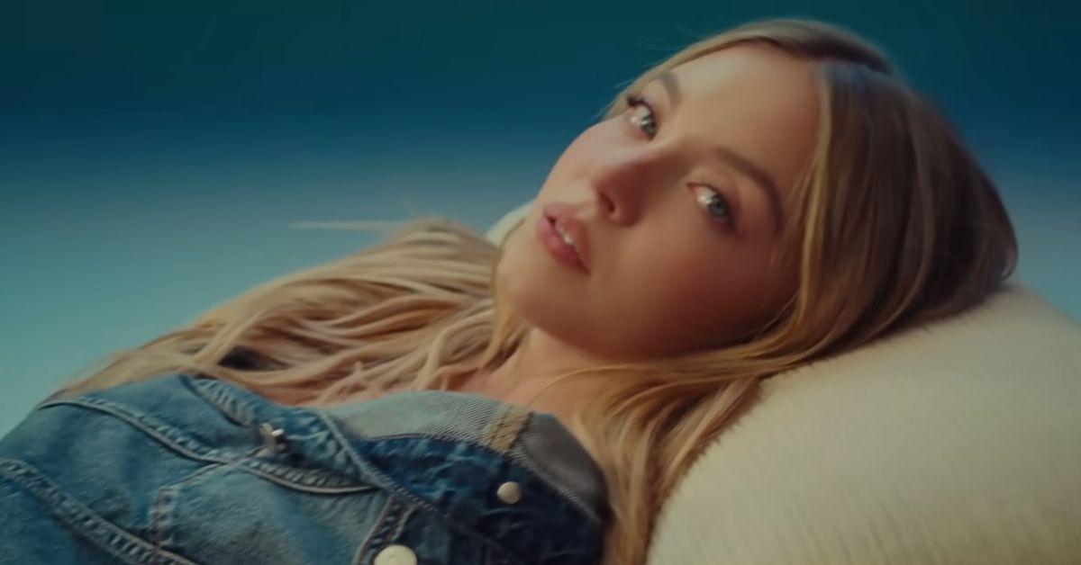 picture of Sydney Sweeney and American Eagle billboard