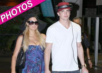 //paris hilton river dfab