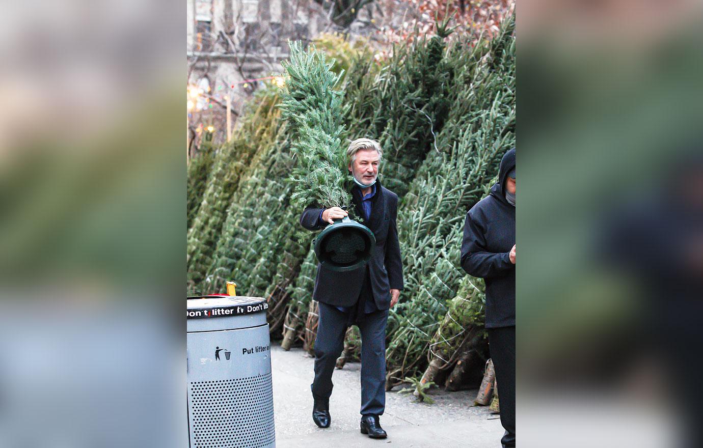 Mesmerizing Alec Baldwin Crashes Range Rover Into Tree In The Hamptons Design Collection Mesmerizing Alec Baldwin Crashes Range Rover Into Tree In The Hamptons Design Collection