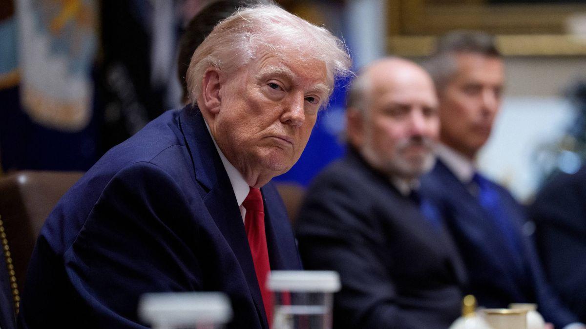 donald trump erupts late night rant defend kristi noem minneapolis shootings