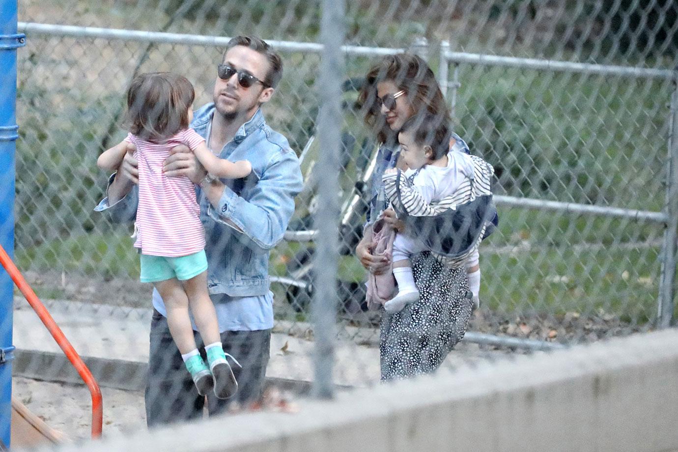[PICS] Ryan Gosling & Eva Mendes Take Daughters To The Park