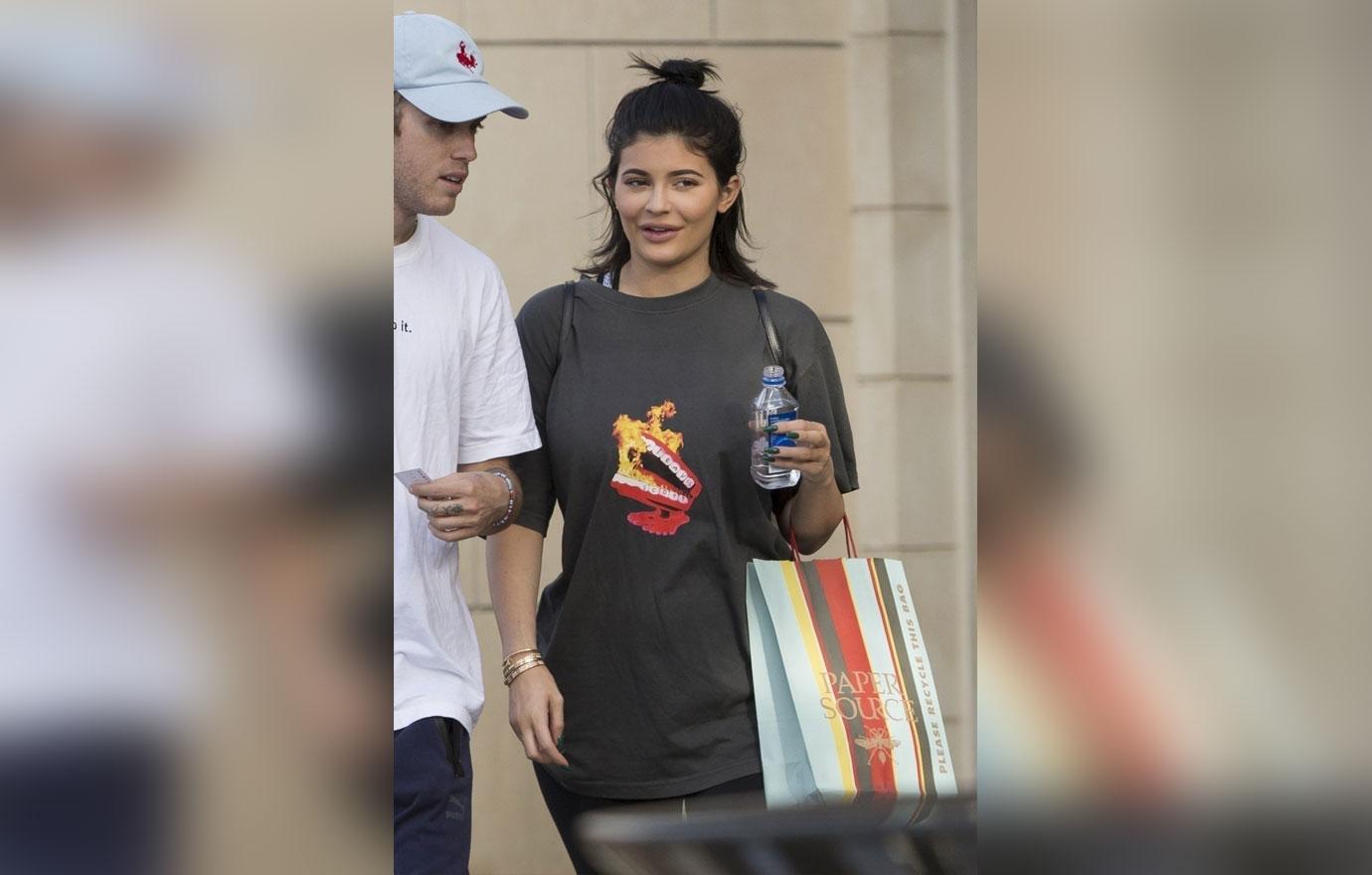 Kylie Jenner Pregnant Photos