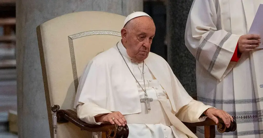 pope francis critical condition rushed to hospital respiratory crisis