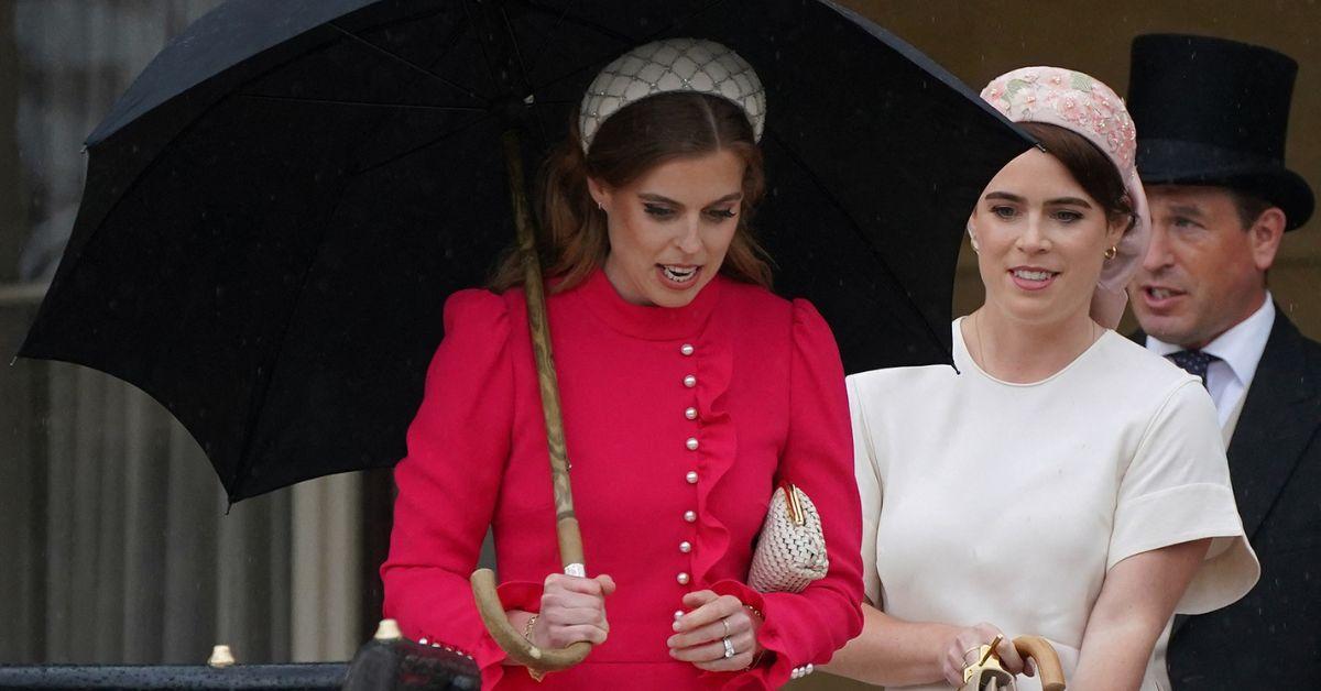 Photo of Princesses Beatrice and Eugenie
