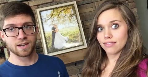 Jessa Duggar Gives Birth On Family Couch In ‘Counting On’ Video