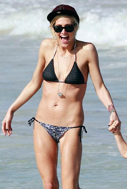 //ashlee simpson bronx beach bikini hawaii